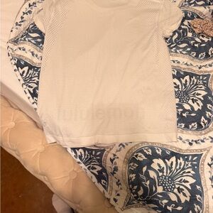 lululemon athletica Mesh White Short Sleeve Tee